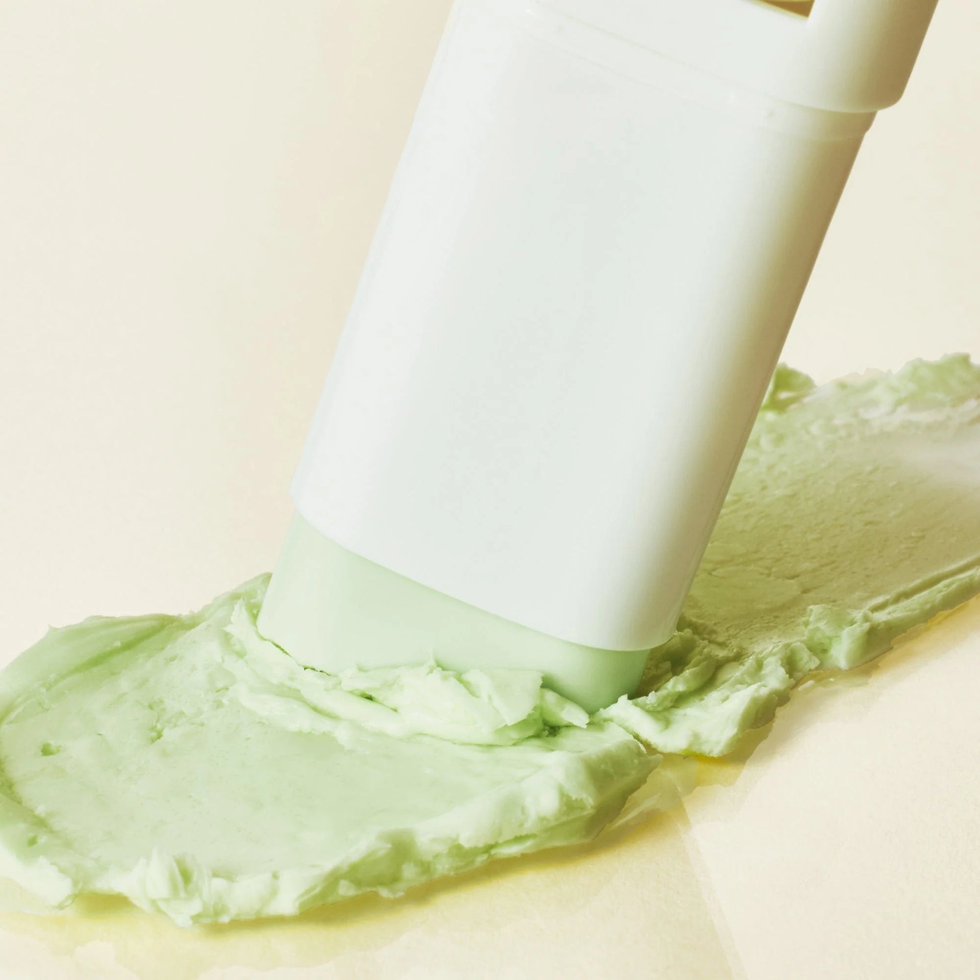 Matte-Sun-Stick-Mugwort-Camelia-SPF-50-PA-_Beauty-of-Joseon-texture
