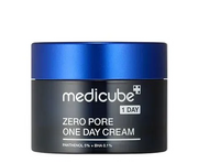 Crème visage Médicube Zero Pore One Day Cream dans pot noir avec bouchon bleu, label indiquant 1 Day et ingrédients panthénol 5% + BHA 0.1%