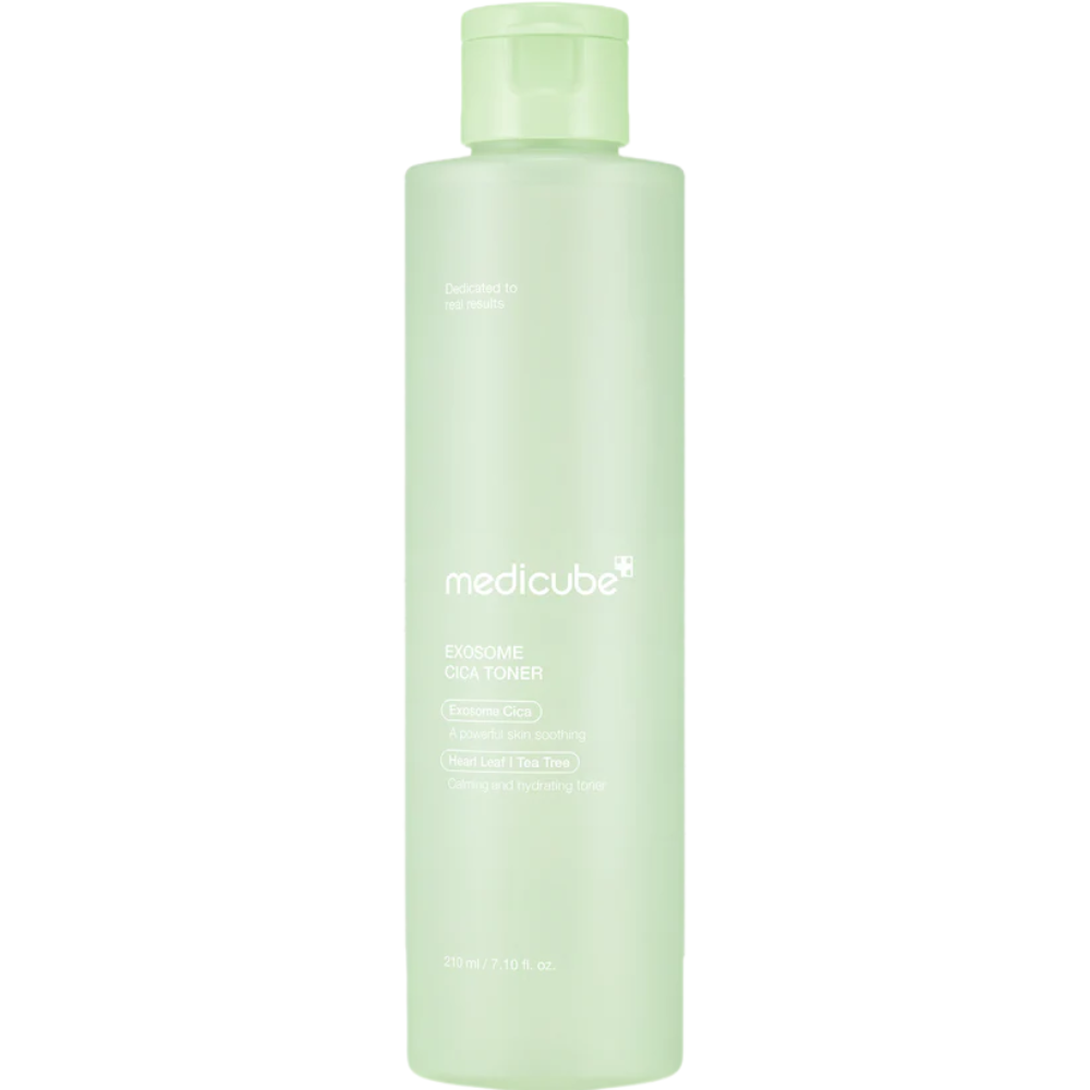 Grand flacon de lotion apaisante Exosome Cica Toner 210ml de la marque Medicube, posé verticalement sur un fond clair et épuré.