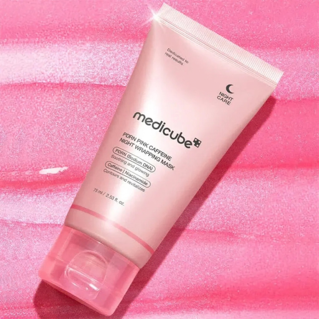 PDRN Pink Caffeine Night Wrapping Mask sur fond rose