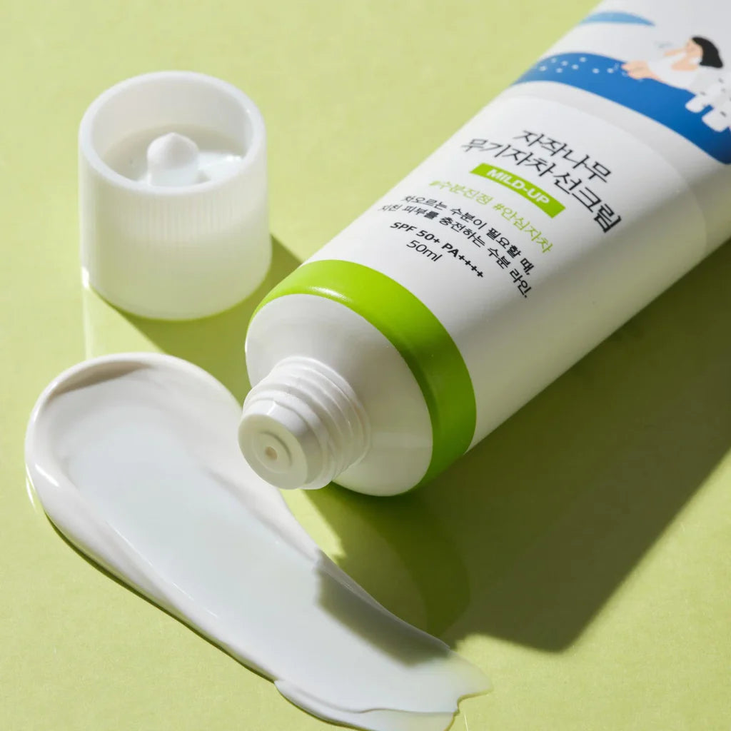round-lab-moisture-mild-up-sunscreen-spf50-texture