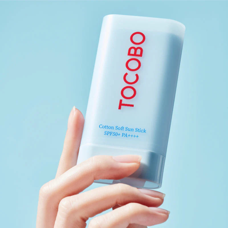stick-solaire-tocobo-cotton-soft-spf50-ouverture-main-presentation-main