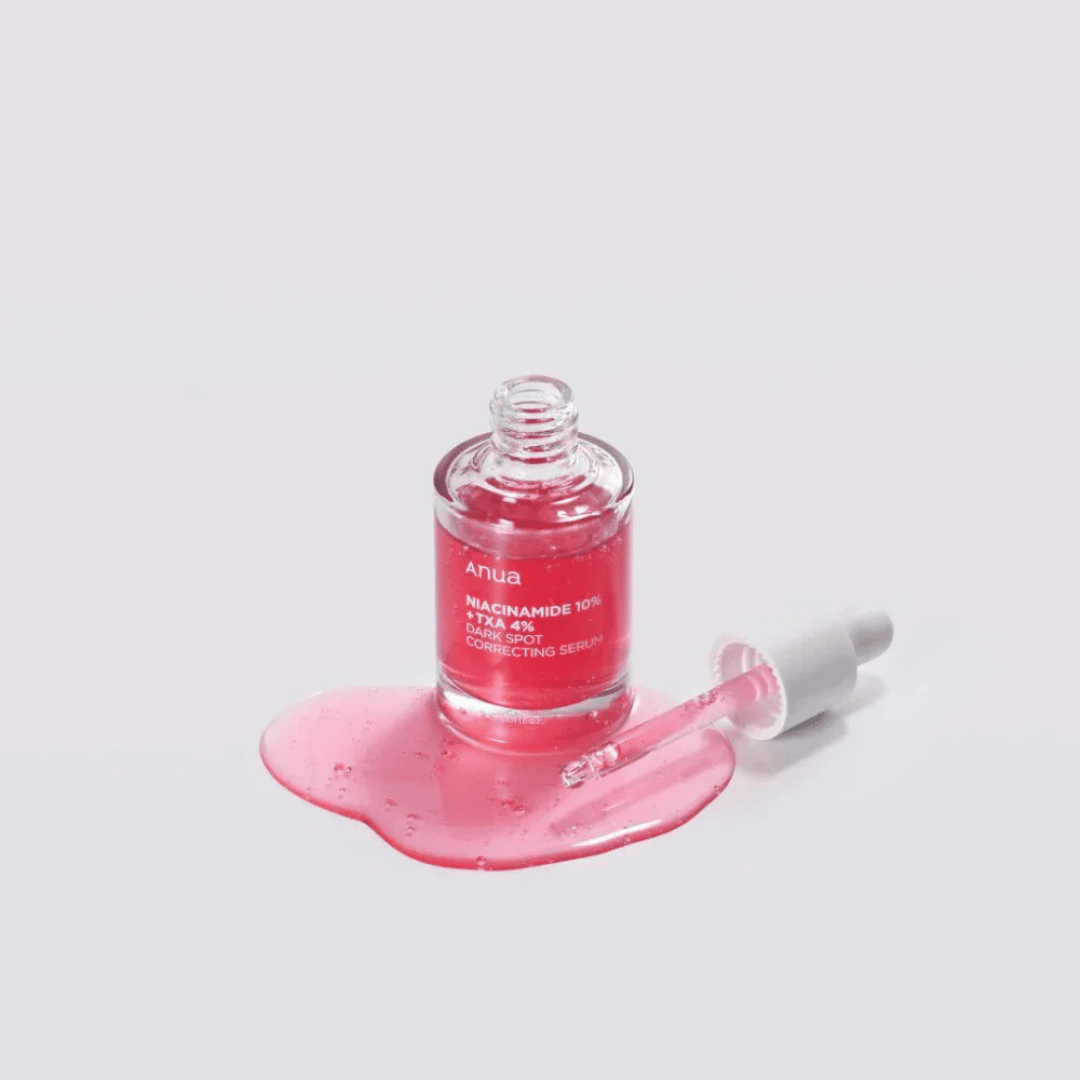Goutte de texture fluide et transparente du sérum Anua Niacinamide