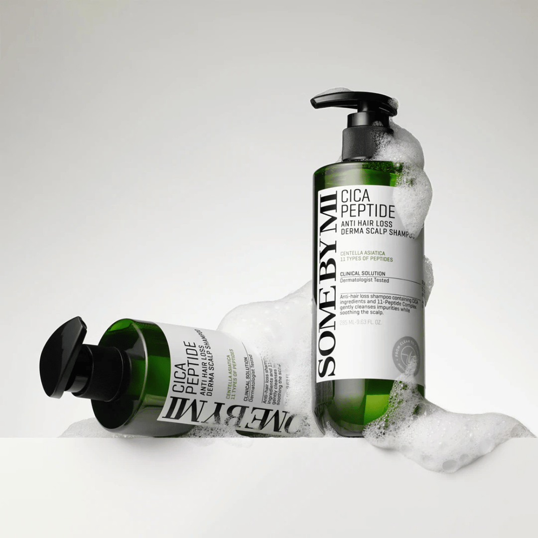 Texture gel et mousse onctueuse du shampooing Cica Peptide Some By Mi